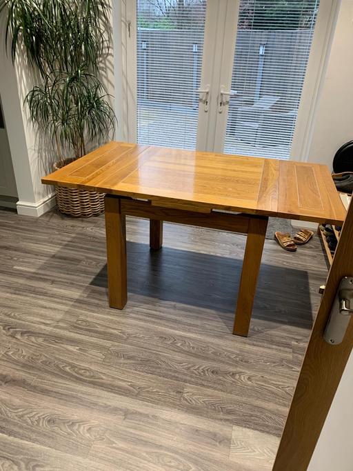 Buy & Sell Greater Manchester Trafford - Photos for Solid oak dinning table