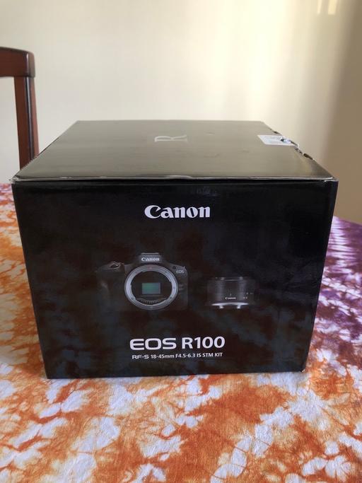 Buy & Sell Surrey Surrey Heath - Photos for Canon EOS R100 Mirrorless Camera 18-45 IS STM