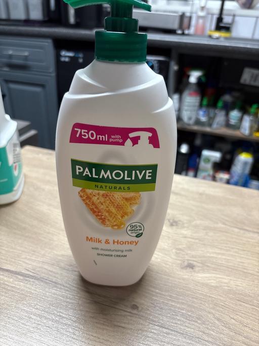 Buy & Sell Derbyshire Chesterfield - Photos for Palmolive naturals shower cream