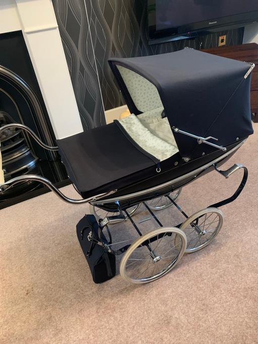 Buy & Sell West London Hillingdon - Photos for Child’s Silver Cross Dolls Pram