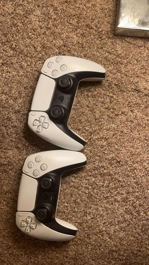 Buy & Sell West Midlands Walsall - Photos for 2 Ps5 controllers