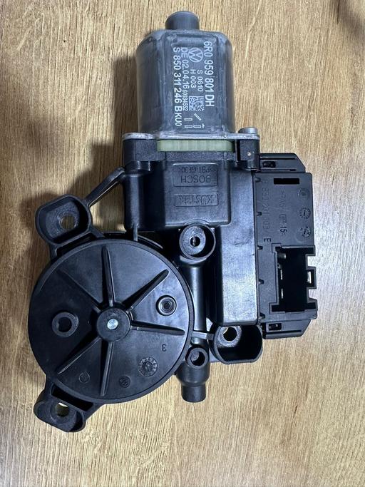 Vehicles West Yorkshire Calderdale - Photos for GENUINE VW POLO WINDOW REGULATOR MOTOR