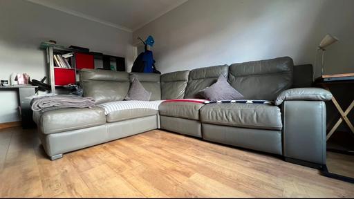 Buy & Sell South West London Woodlands - South West London - Photos for Leather Sofa with recliner