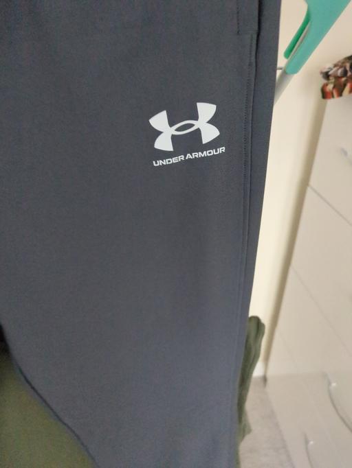 Buy & Sell Surrey Elmbridge - Photos for Under Armour tracksuit