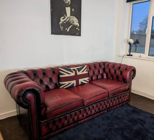 Buy & Sell Essex Uttlesford - Photos for Winchester chesterfield sofa