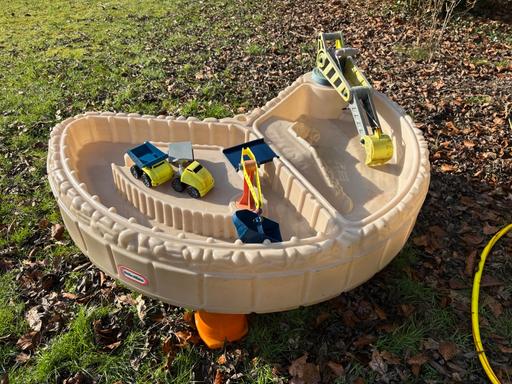 Buy & Sell Buckinghamshire Great Horwood - Buckinghamshire - Photos for Little Tikes sand pit and water table