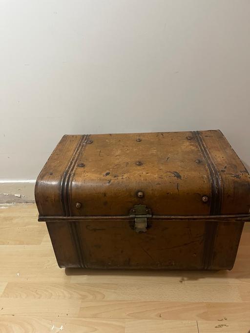 Buy & Sell Central London Millbank - Central London - Photos for Vintage bronze trunk