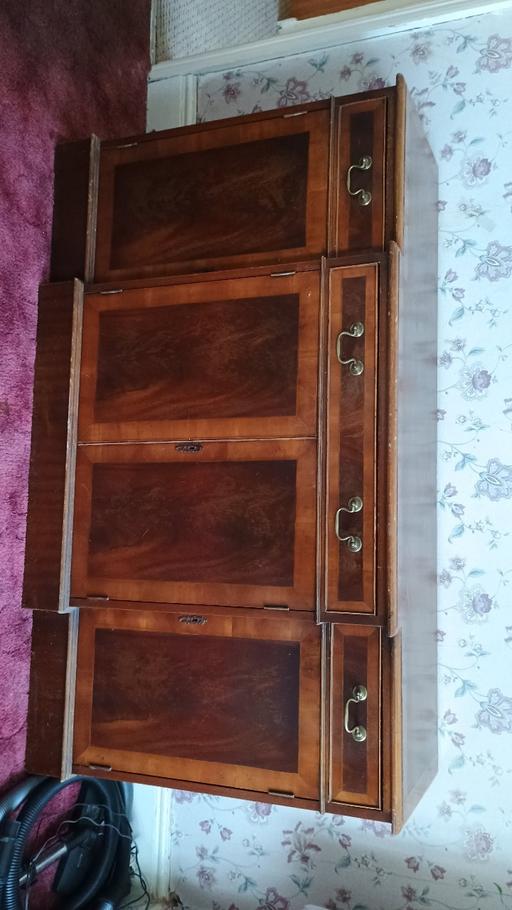 Buy & Sell Bedfordshire Luton - Photos for Solid, lockable sideboard 