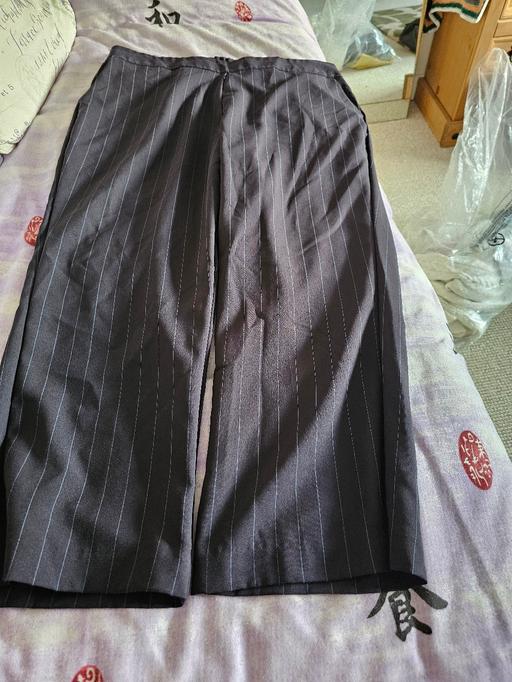 Buy & Sell Essex Tendring - Photos for Ladies Trousers For sale