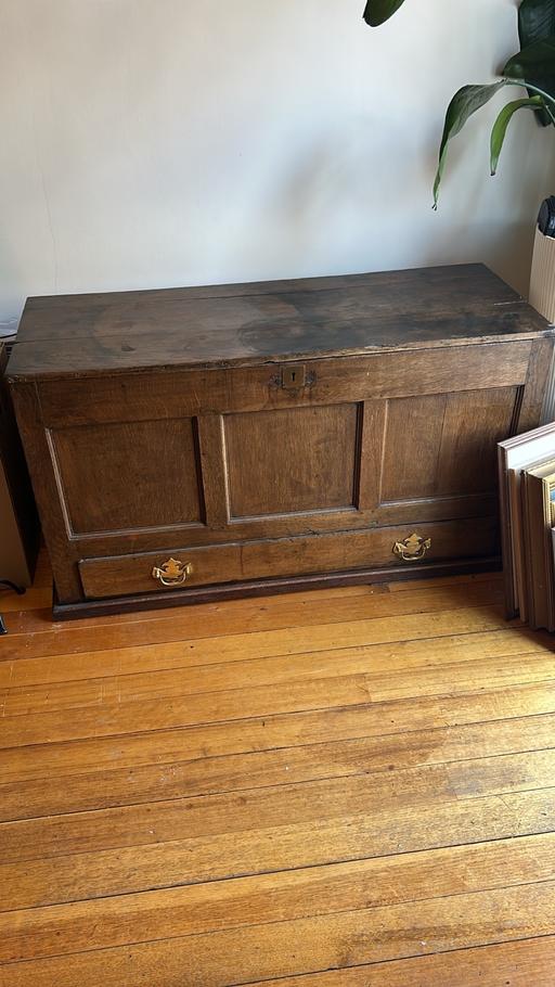 Buy & Sell South East London Widmore - South East London - Photos for Antique Oak trunk / coffee