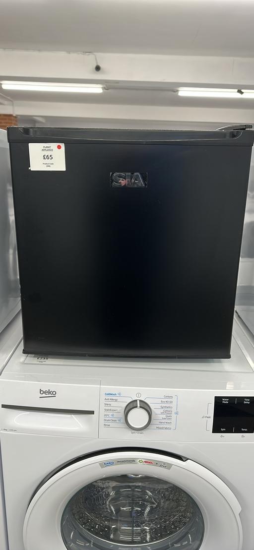 Buy & Sell West Midlands Wolverhampton - Photos for Graded SIA Table Top Fridge With Ice Box