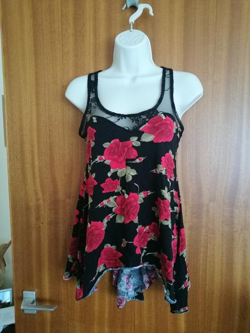 Buy & Sell South Lanarkshire Stonehouse - South Lanarkshire - Photos for Black red rose print lace top