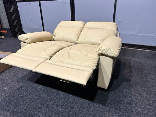 Buy & Sell Lincolnshire Boston - Photos for Paolo 2 Seater Manual Recliner Sofa - Ivory