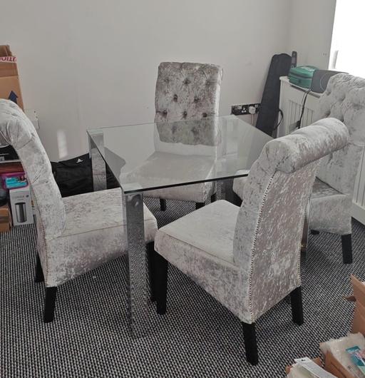 Buy & Sell Kent Dover - Photos for Dining table and chairs