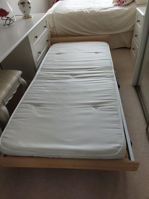 Buy & Sell Tyne and Wear Sunderland - Photos for JAY-BE SINGLE FOLDING BED WITH MATTRESS