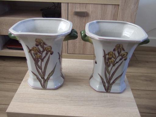 Buy & Sell Suffolk East Suffolk - Photos for Vintage Pair Flower Pattern Vases