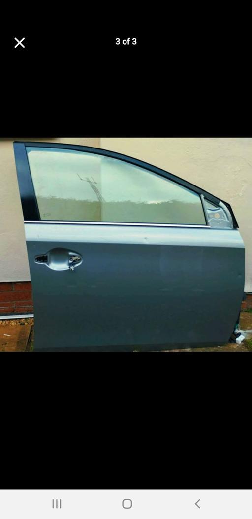 Vehicles Worcestershire Redditch - Photos for Toyota auris 1.8 Hybrid 2018 door shell