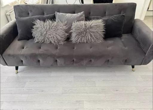 Buy & Sell North London West Hackney - North London - Photos for 3 Seater Velvet sofa