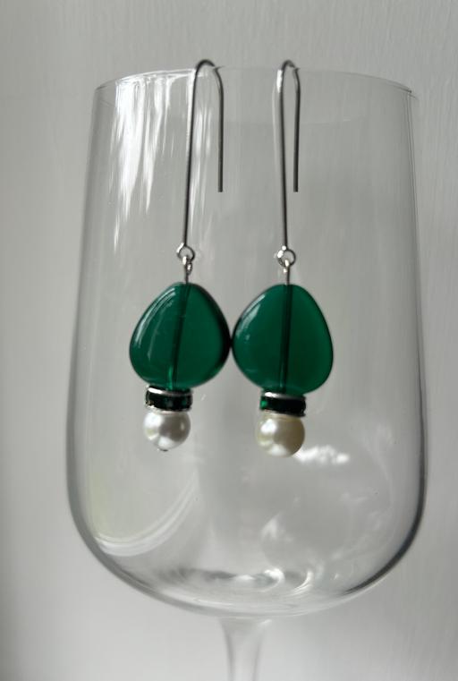 Buy & Sell Hertfordshire Dacorum - Photos for Green glass beaded dangle earrings