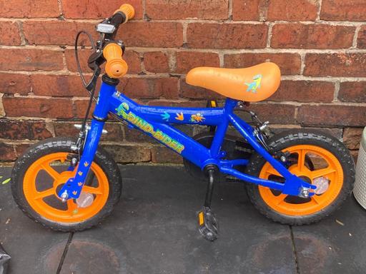 Buy & Sell Derbyshire Chesterfield - Photos for 12” Dino bike with stabilisers