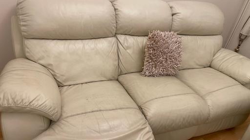 Buy & Sell South East London Addington Village Station - South East London - Photos for 3 seater anad 2 seater real leather sofa