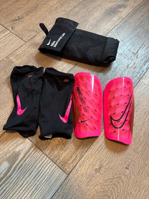 Buy & Sell Hertfordshire Welwyn Hatfield - Photos for Nike mercurial shin guards