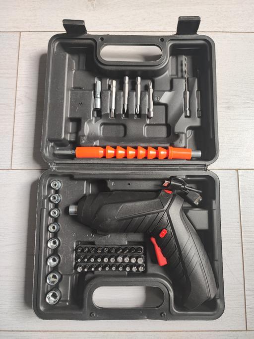 Buy & Sell Essex Southend-on-Sea - Photos for 47pcs Cordless Rechargeable Screwdriver