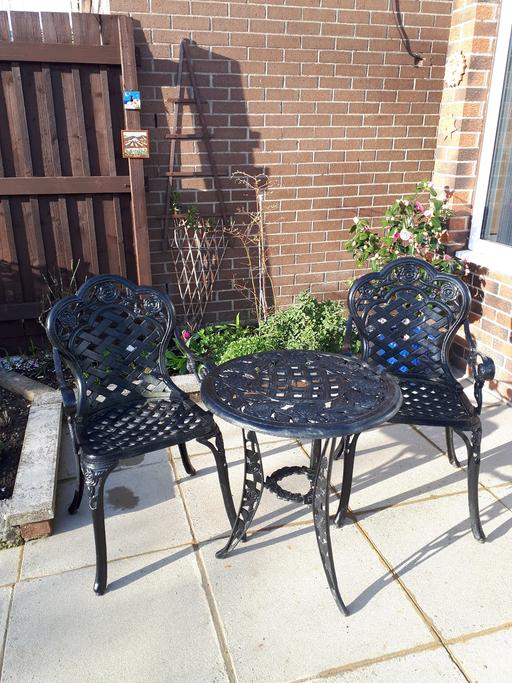 Buy & Sell East Riding of Yorkshire Leven - East Riding of Yorkshire - Photos for Cast iron bistro set