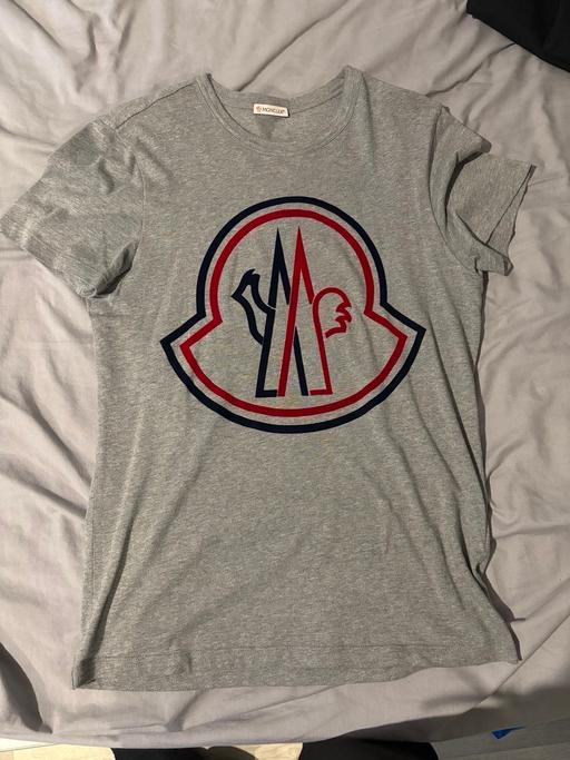 Buy & Sell East London Ratcliff - East London - Photos for Moncler T-shirt