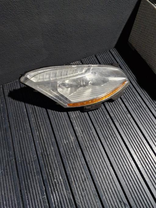 Vehicles West Midlands Sandwell - Photos for citroen c4 grand picasso drivers head light