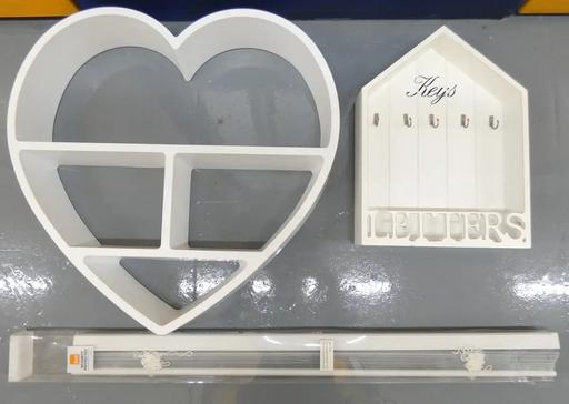 Buy & Sell Kent Medway - Kent - Photos for Love heart shelf and key holder