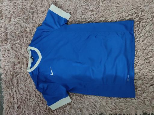 Buy & Sell Essex Basildon - Photos for mens Nike dri fit top size medium