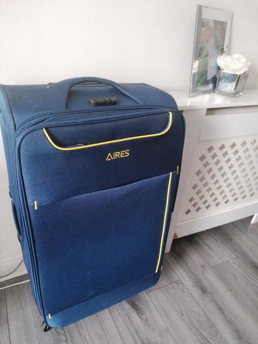 Buy & Sell West Midlands Sandwell - Photos for suitcase