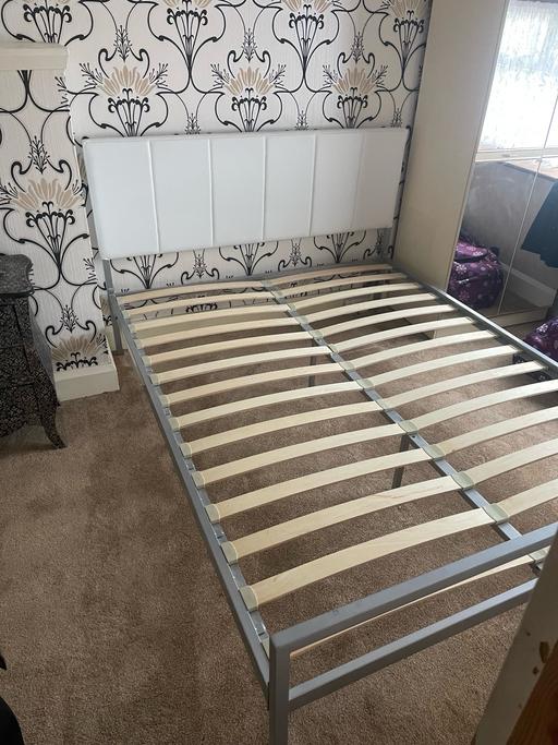 Buy & Sell West Midlands Wolverhampton - Photos for Metal Framed Double Bed and Headboard