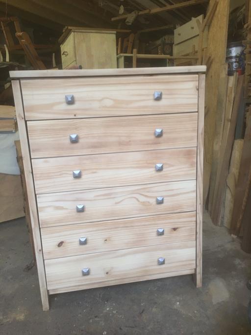 Buy & Sell Surrey Reigate and Banstead - Photos for PINE CHEST OF DRAWERS