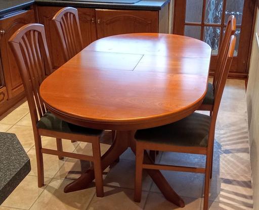 Buy & Sell South Yorkshire Rotherham - Photos for Dining table & 4 chairs