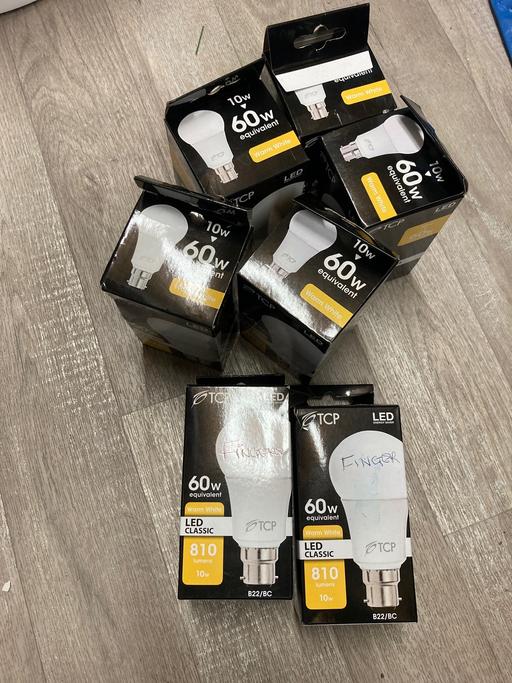 Buy & Sell South West London Norbury - South West London - Photos for 7 assorted light bulbs