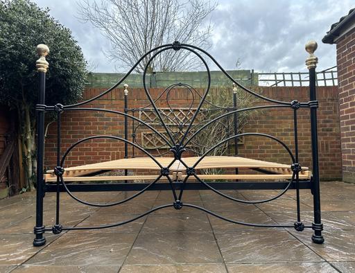 Buy & Sell Surrey Spelthorne - Photos for M&S Cast Iron Brass Arched King Bed