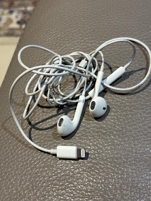 Buy & Sell Merseyside Saint Helens - Photos for Wire ear phones (2 pairs)