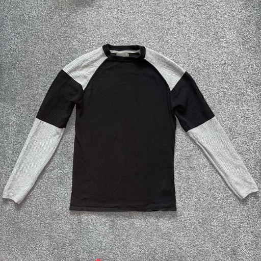 Buy & Sell Surrey Epsom and Ewell - Photos for Black and grey sweatshirt size small