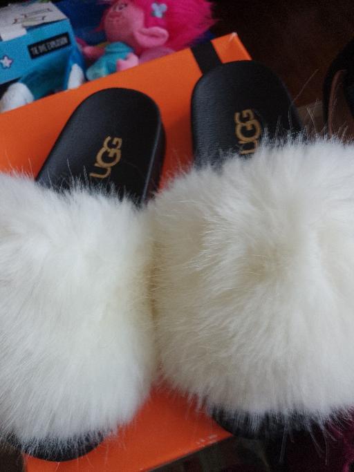 Buy & Sell West Midlands Sandwell - Photos for Furry slider style shoe/slipper 5