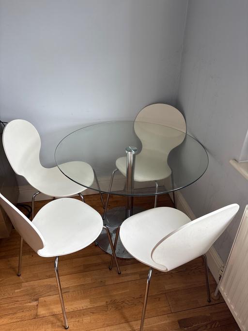 Buy & Sell West London Ealing Broadway - West London - Photos for Glass table and 4x chairs