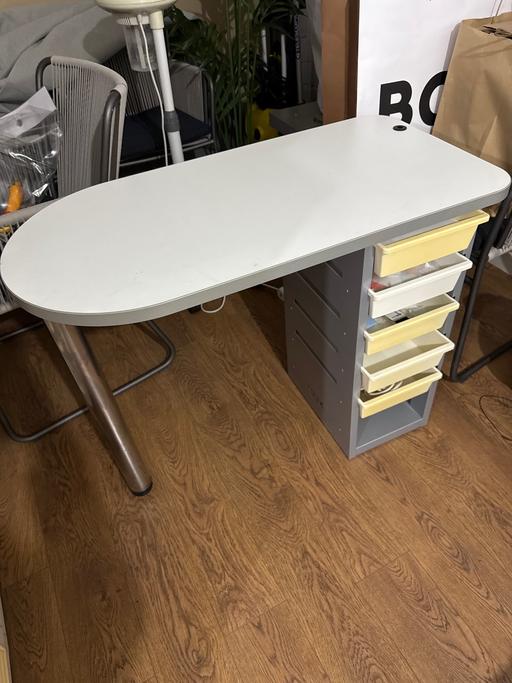 Buy & Sell West Midlands Birmingham - Photos for White nail table