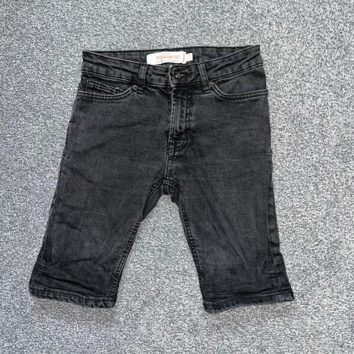 Buy & Sell Surrey Epsom and Ewell - Photos for Black skinny denim shorts waist 28” 71cm