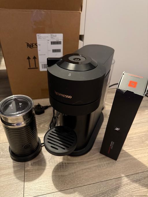 Buy & Sell West London Yeading - West London - Photos for Nespresso Vertuo Machine with Milk Frother