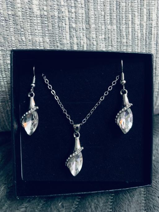 Buy & Sell South West London Norbury - South West London - Photos for Necklace and earrings set