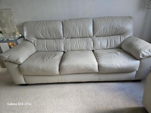 Buy & Sell Greater Manchester Oldham - Photos for SETTEES 3 SEATER + 2 SEATER SUITE