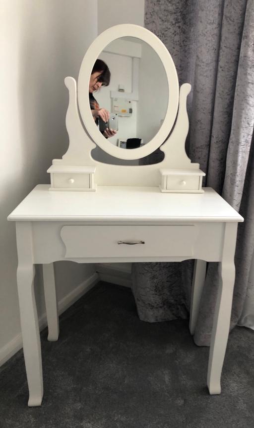 Buy & Sell West Midlands Birmingham - Photos for White Dressing Table