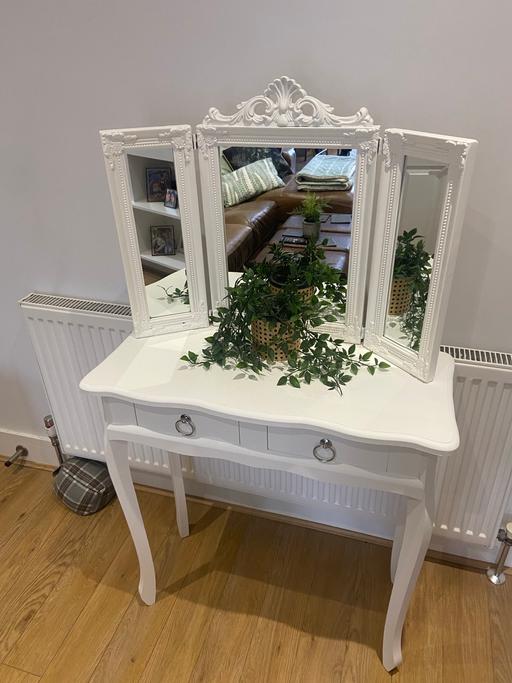 Buy & Sell East London Highams Park - East London - Photos for Dressing table with triple mirror included