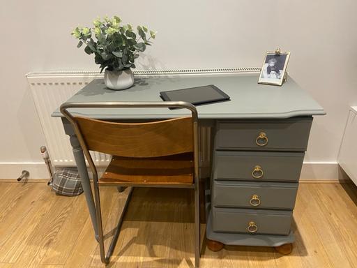 Buy & Sell East London Highams Park - East London - Photos for Desk/dressing table chair not included